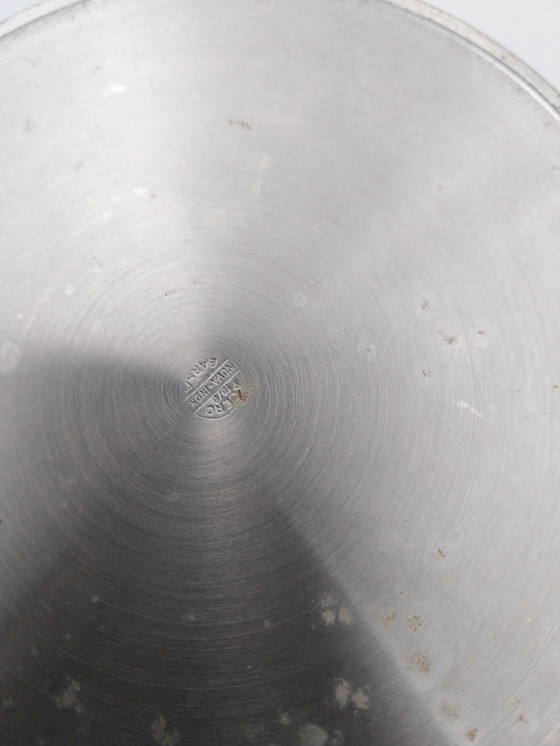 Image 1 of Un candelabro Art Déco a tre luci. Spagnolo, anni '70, in acciaio inossidabile.