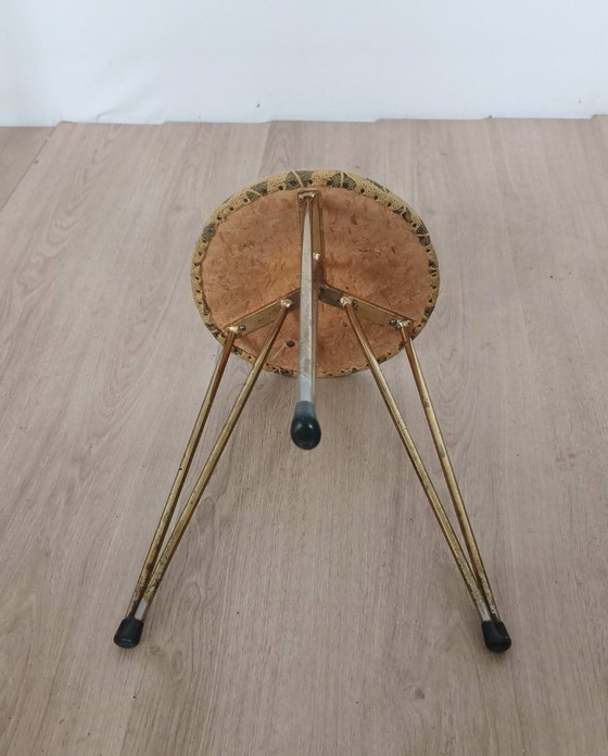 Tabouret vintage avec piètement en laiton – Metal, Textile (photo 8 of 9)