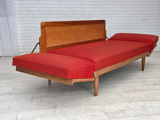 Image 1 of Sofá-cama con brazos abatibles danés, década de 1970, de Illum Wikkelsø, lana para muebles.