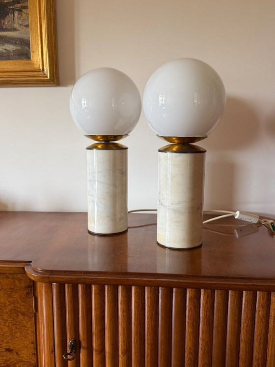 Image 1 of Hollywood regency set of 2 Carrara marble & brass table lamps, Lucirhytmo Italy 1970s