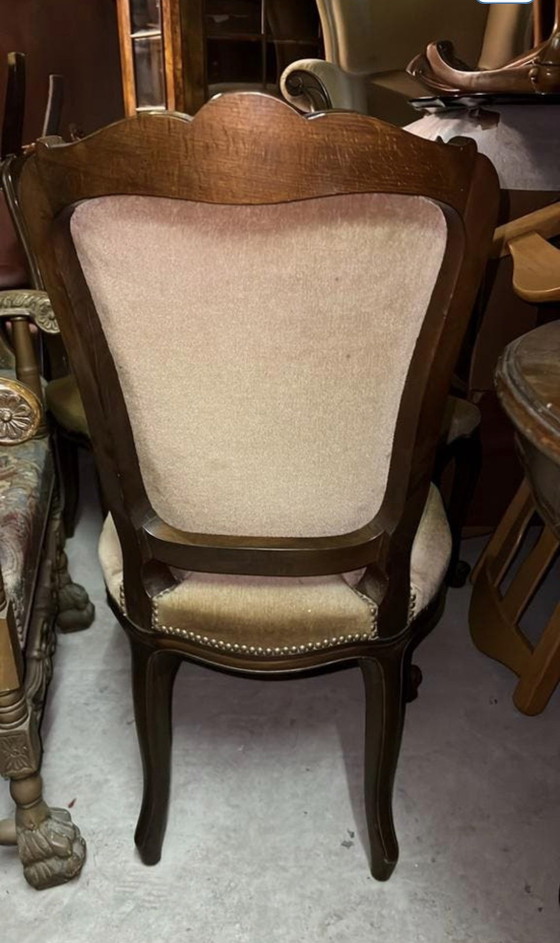 Image 1 of 4 chaises de salle à manger classiques en noyer