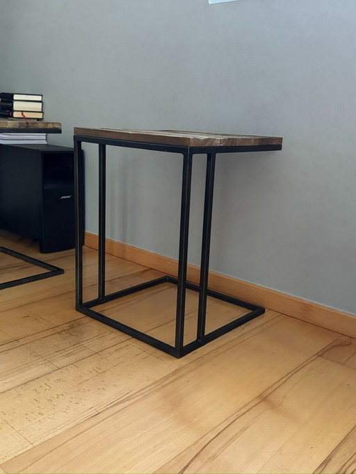 Beautiful coffee table in solid teak with 2 matching side tables