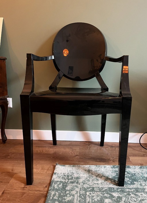 4 sillas con brazos Kartell Louis Ghost