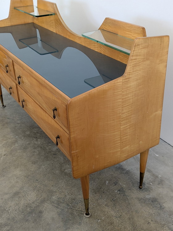Image 1 of Años 50 - Madera, latón, vidrio - Cómoda y mesilla de noche