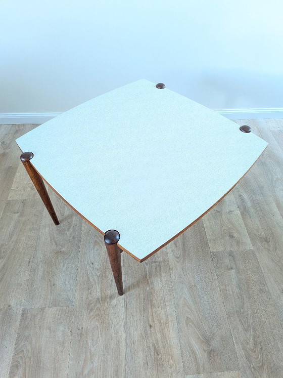 Image 1 of Table basse vintage en teck, style moderne du milieu du siècle (années 1960) – Plateau réversible