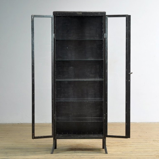 Image 1 of Armoire à pharmacie en fer poli, années 1910
