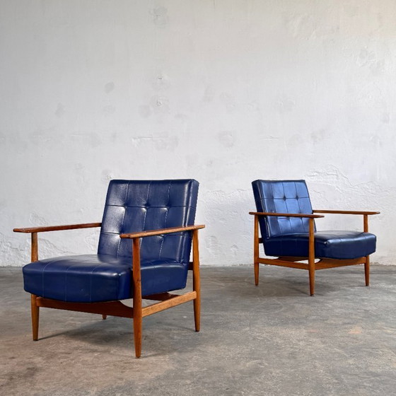 Image 1 of Een paar Hongaarse blauwe kunstlederen fauteuils, 1960