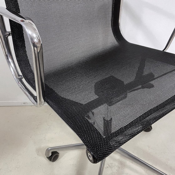 Image 1 of Vitra Eames EA119 Netweave