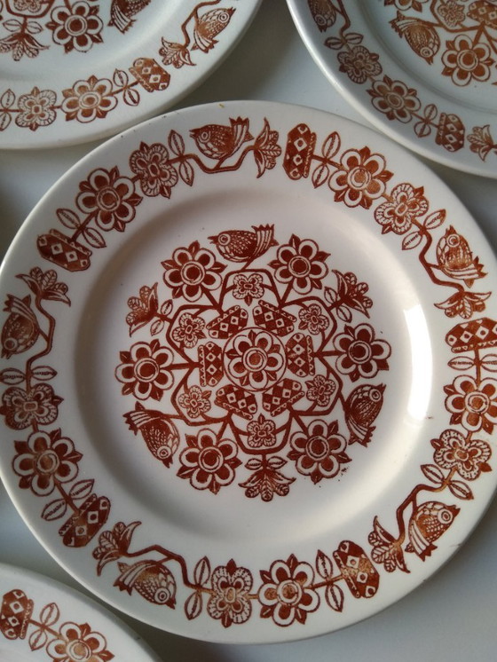 Image 1 of Wayfarer Vintage Design Kathie Winkle, 8 Cake Plates