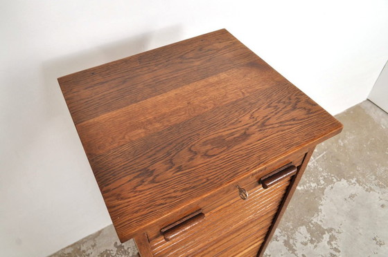 Image 1 of Armario antiguo de roble con puertas enrollables, década de 1900