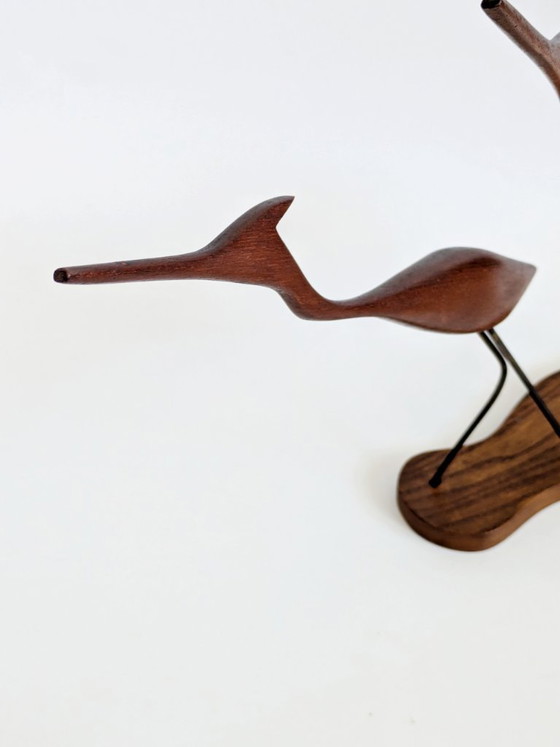 Image 1 of Teakhouten kraanvogelsculpturen uit het midden van de 20e eeuw, Deense modernistische houten vogels op een sokkel, decoratie uit