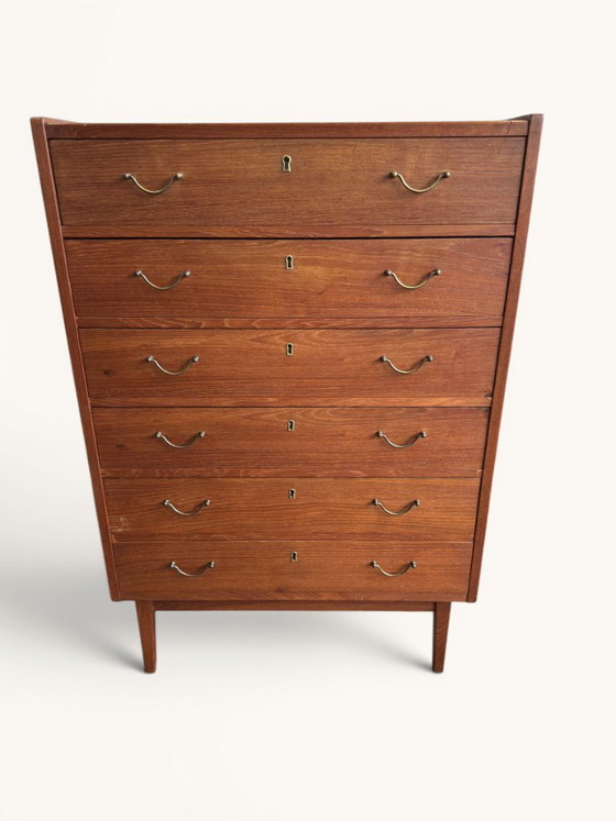 Cómoda danesa antigua "Tallboy" de teca con tiradores de latón. – Wood, Brass (photo 8 of 11)