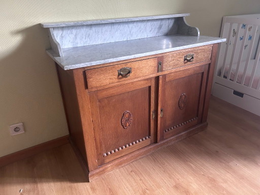 Mueble de lavabo antiguo