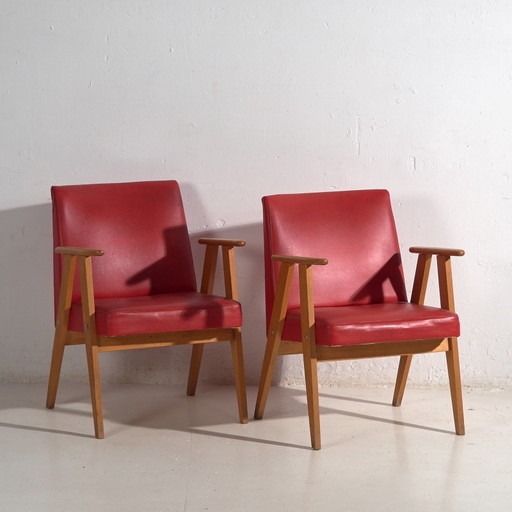 Rote Sessel im Vintage-Stil (ca. 1960). 2er-Set