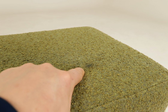 Image 1 of Coppia di sgabelli in bouclé verde salvia