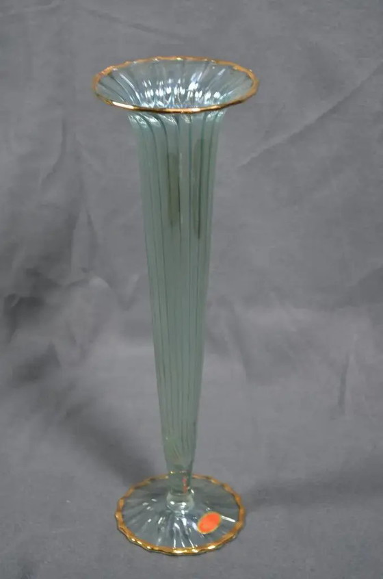 1970s Murano Cornet Vase - Green Iridescent Glass Highlighted With Gold Threads – Murano Glass (photo 2 of 12)