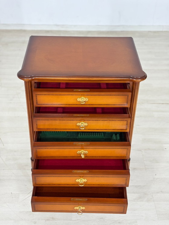 Image 1 of Commode Warrings de haute qualité / meuble vintage à compartiments / buffet / vaisselier