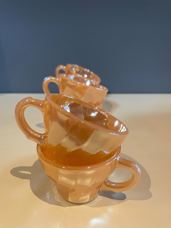 Image 1 of Set di tazze da tè e piattini vintage Fire-King con smalto color pesca