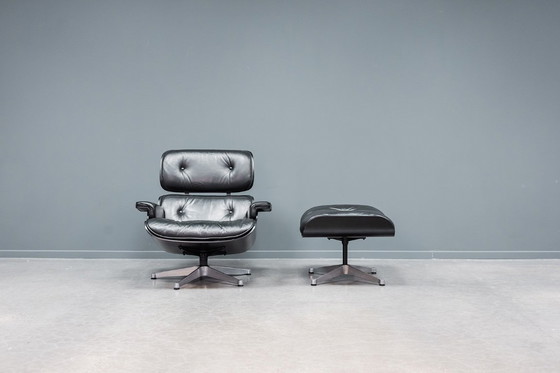 Image 1 of Poltrona Eames + pouf