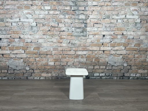  Tavolino quadrato in metallo Vitra