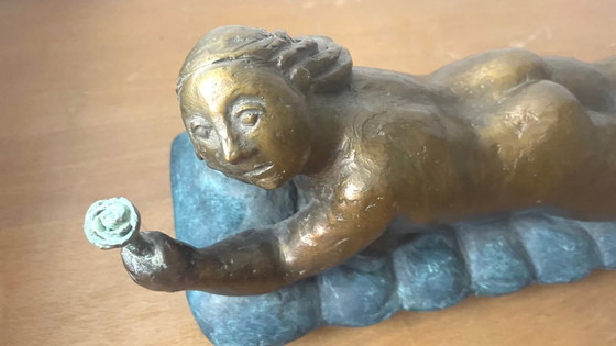 Image 1 of Anna Bogouchevskaia : Femme sur un matelas pneumatique, Bronze 2002