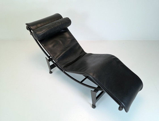 Image 1 of Chaise Longue Cassina LC4 – Le Corbusier, Charlotte Perriand e Pierre Jeanneret