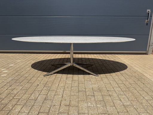 Original Oval Florence Knoll Dining Table (244x137cm) Carrara New condition!! – eettafels, Chrome, Marble