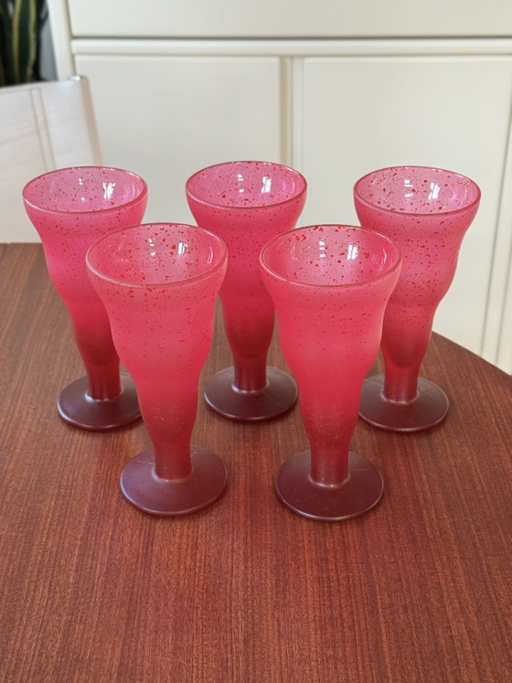 Lot de 5 coupes à glace vintage Montana en verre rose et rouge années 90 – Accessoires de table, Glass (photo 6 of 9)
