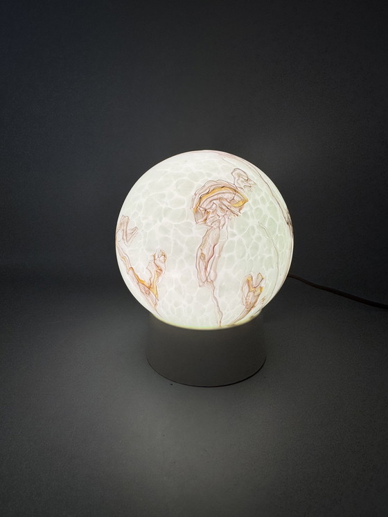 Image 1 of Lampada da soffitto vintage verde opalino con effetto marmo: un'attrazione retrò suggestiva