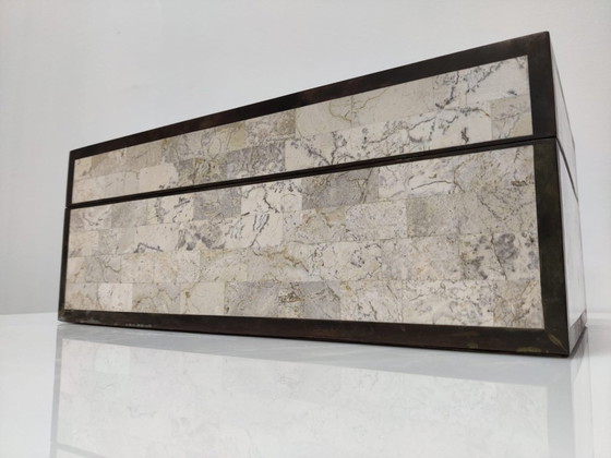 Image 1 of Gran caja de mármol y latón teselado de Maitland Smith, década de 1970