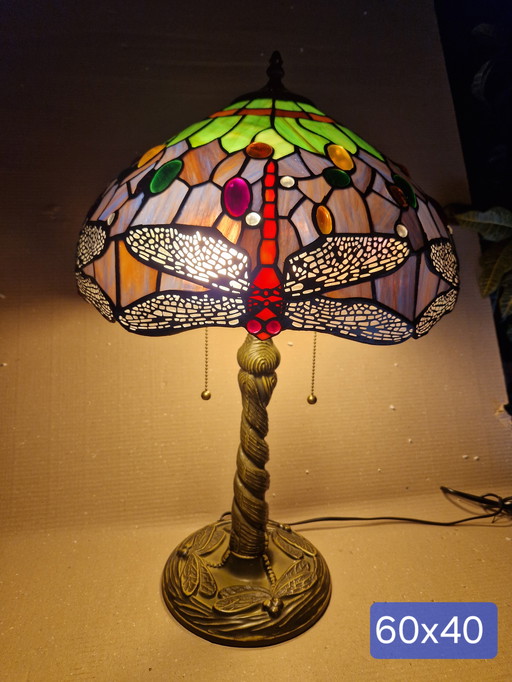 Beautiful Tiffany-style table lamp 60x40