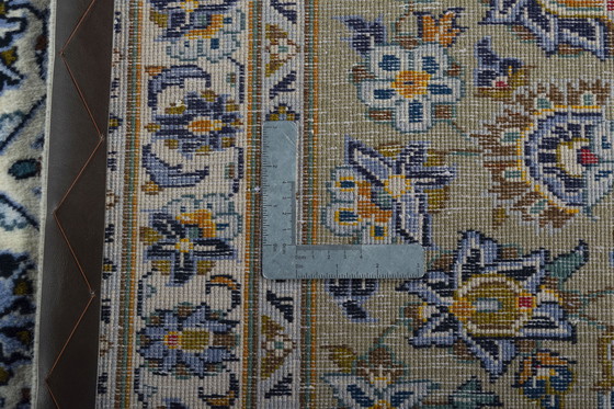 Image 1 of Tappeto orientale Kashan annodato a mano – 404 x 306 cm – Nobile splendore classico