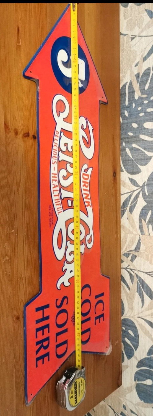 Vintage Pepsi-Cola Sign 🥤 - Metal Arrow