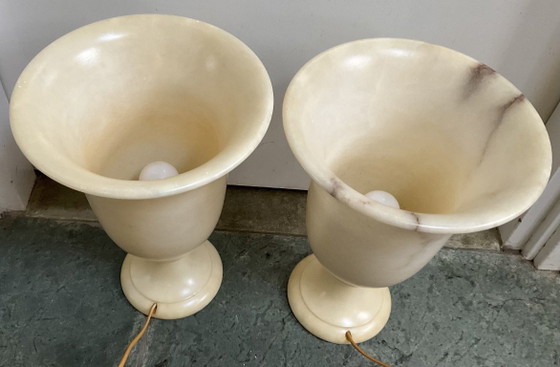 Image 1 of Dos lámparas de mesa de alabastro