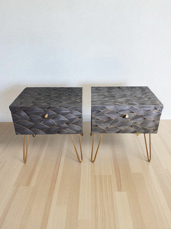Comodini vintage rivestiti con eleganti foglie in rilievo. – Wood (photo 6 of 9)