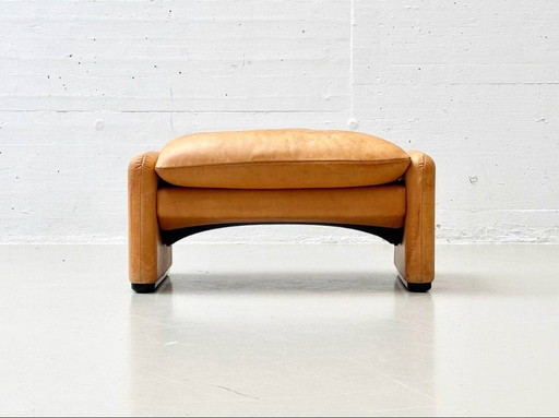 Ottomann von der Maralunga-Serie von Vico Magistretti für Cassina