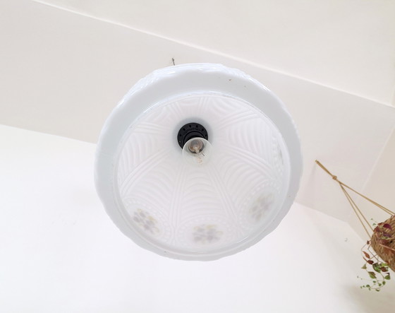 Image 1 of Lampada a sospensione vintage opalina, lampadario di metà secolo Sijaj Hrastnik