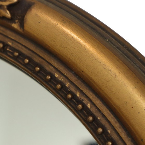 Image 1 of Espejo ovalado francés dorado de 58 cm