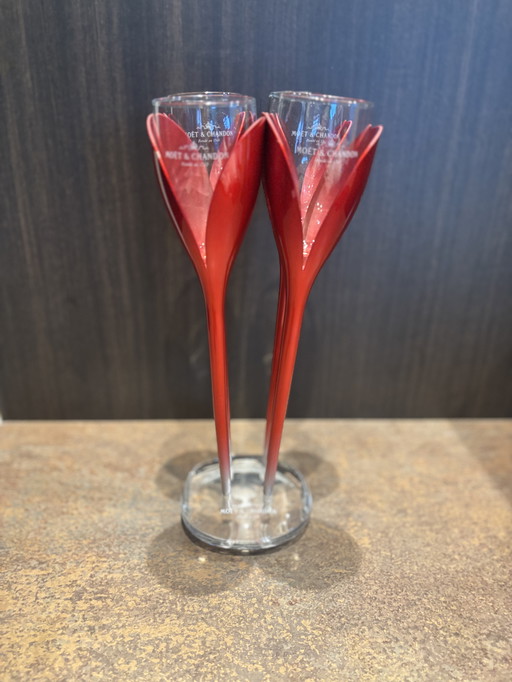 Moët and Chandon 4 red tulip flutes with original Moët Chandon glasses including holder
