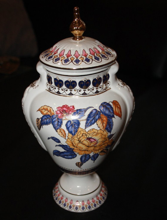 Image 1 of Vaso con coperchio in porcellana di Frazarte, Portogallo - Serie classica, XX secolo.