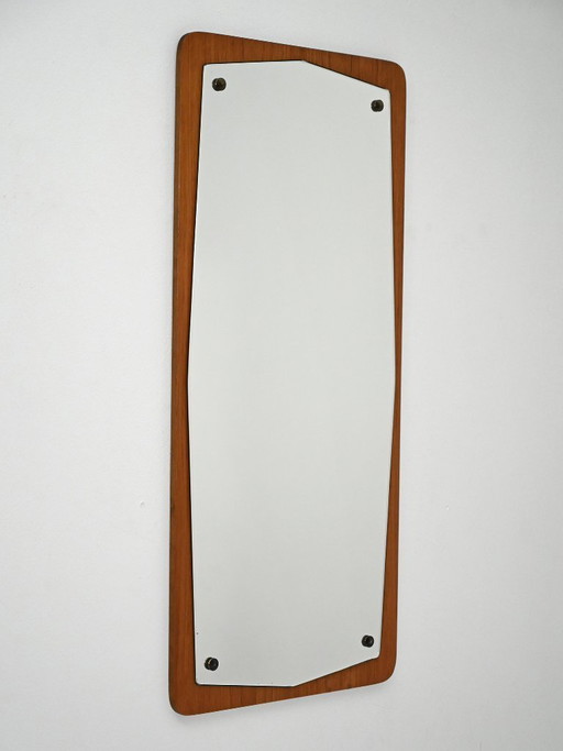 Zweedse teakhouten spiegel met gevormd glas