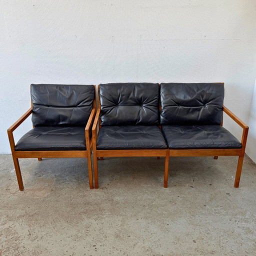 Zweisitzer-Sofa aus der Mitte des Jahrhunderts – Holz, Gurtband – schwarze Lederkissen