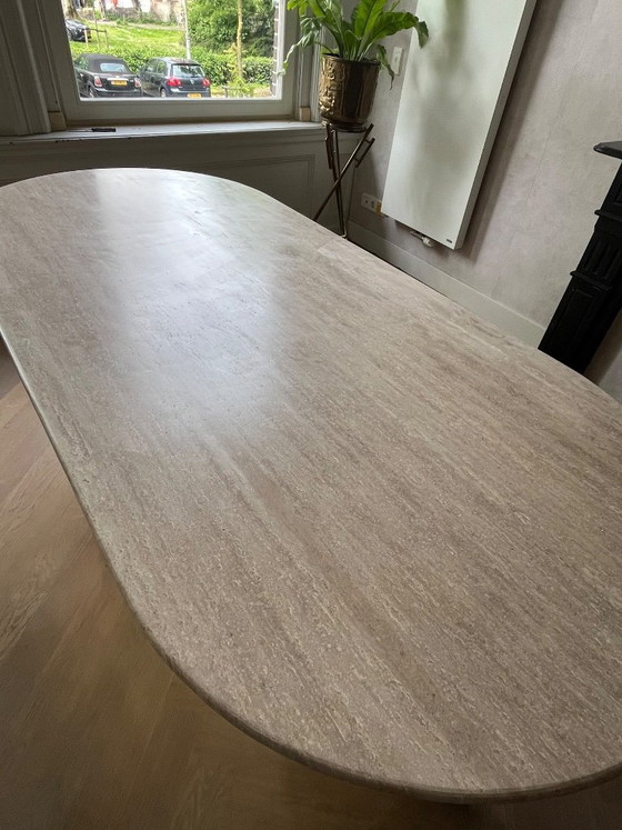 Image 1 of Mesa de comedor de travertino - NUEVA