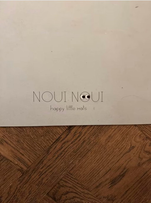 Alfombra de suelo Noui Noui color salvia - Para debajo de la trona