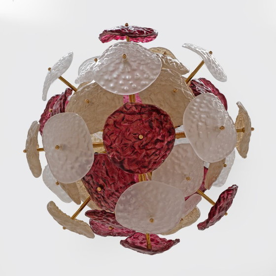 Image 1 of Lampadario Sputnik in vetro di Murano, rosso ciliegia, bianco e champagne, struttura in ottone.