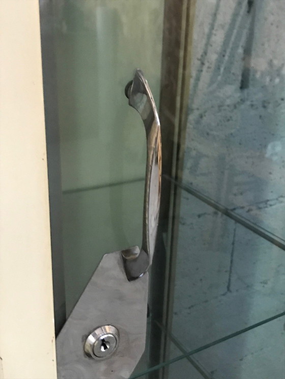 Image 1 of Vitrine médicale vintage années 70