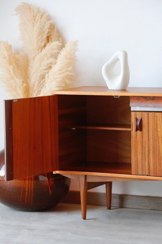 Image 1 of Zebrano Scandinavisch dressoir - Vintage jaren 60 buffet