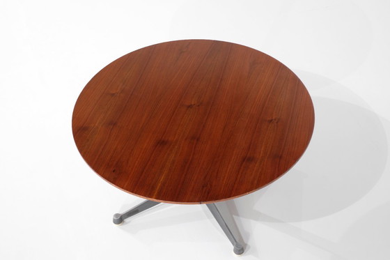 Image 1 of Salontafel ontworpen door Charles en Ray Eames voor Herman Miller, jaren 60.
