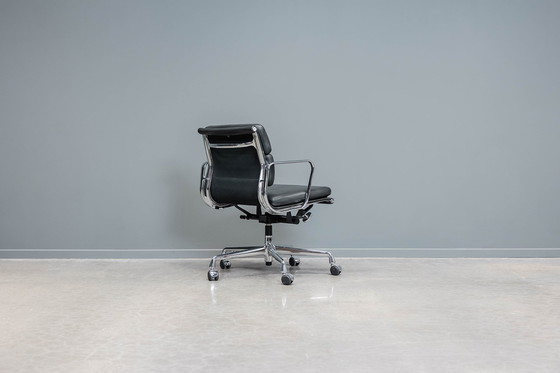 Image 1 of Eames Ea217 Softpad Office Chair