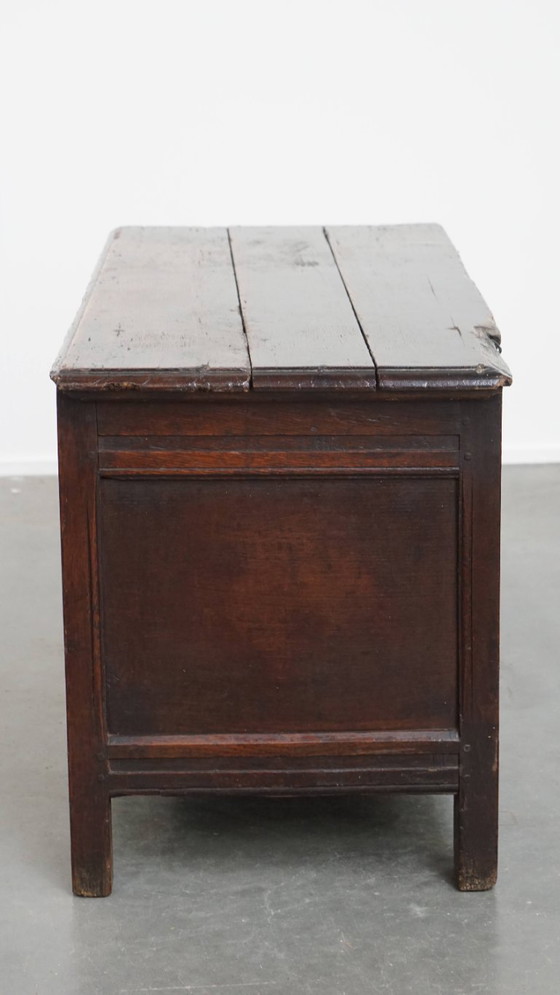 Image 1 of Cofre antiguo de roble inglés del siglo XVII